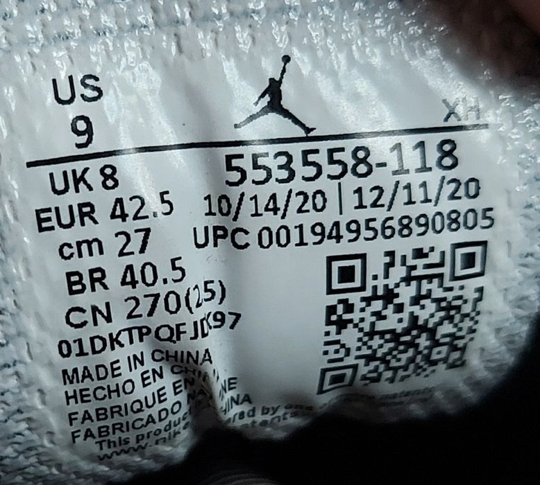 Кроссовки фірми air Jordan оригінал 

Розмір по бірці:
Us 9 UK 8 EUR 4