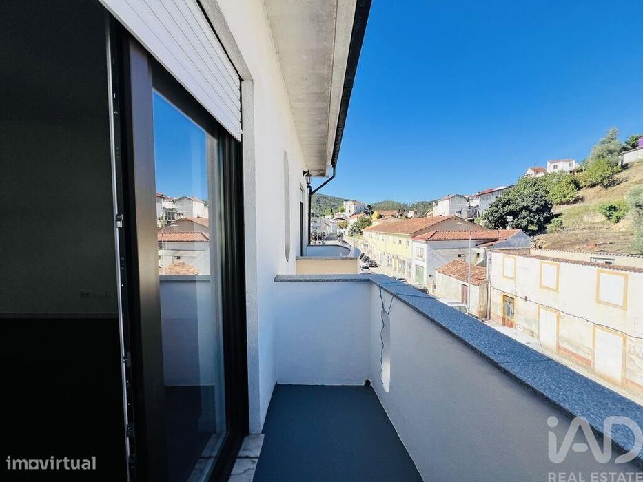 Apartamento T2 em Miranda do Corvo de 84 m2