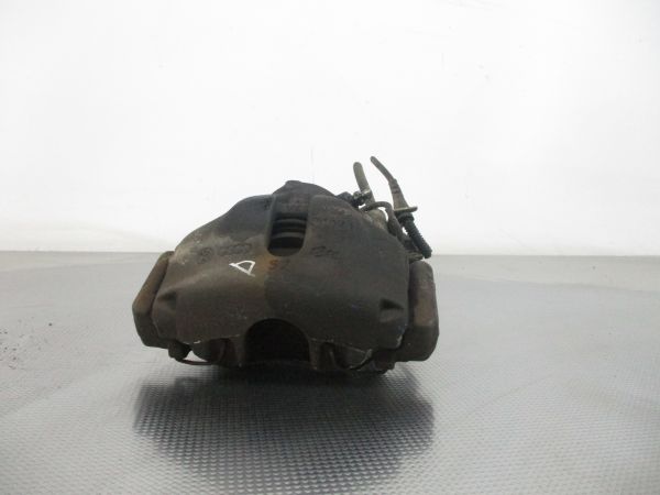 Pinça travão / maxila de travão frente direita VOLKSWAGEN Passat (3B3)