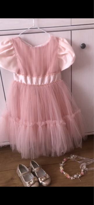 Сукня на випускний в садочку, туфлі, плаття