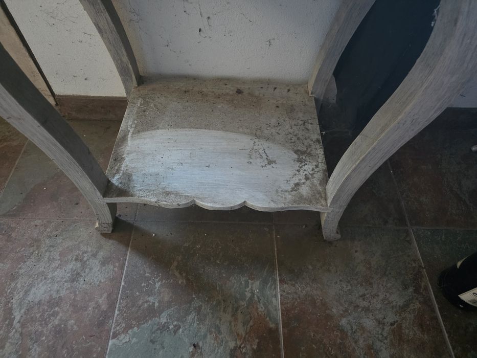 Mesa de centro/mesa de apoio de madeira maciça pintada de branco