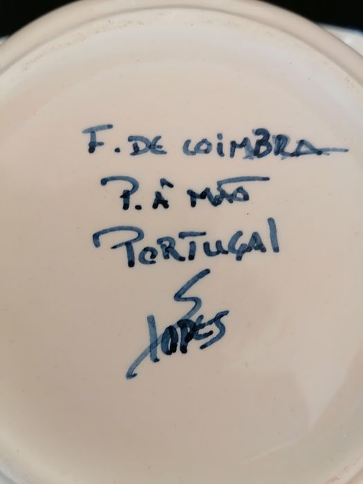 Taças pintadas à mão