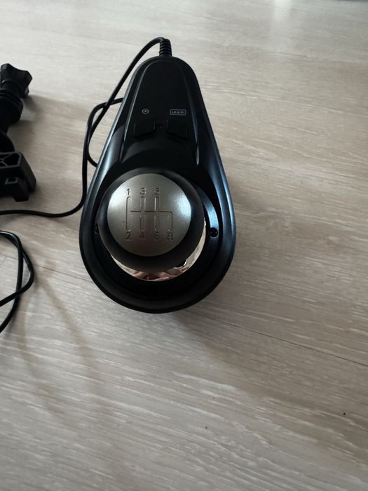 Кермо та пелалі GAMEPRO Black