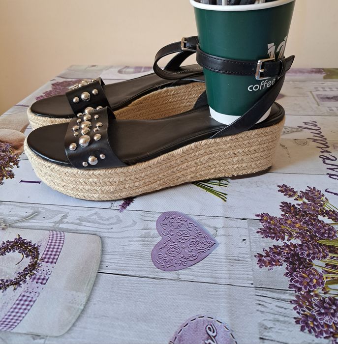 Босоніжки#танкетка#США#