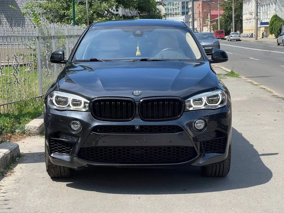 автомобиль BMW X6