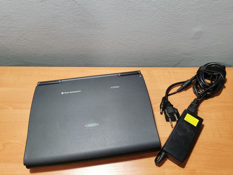 Stary działający laptop Texas Instruments Extensa 610CDT z lat 90