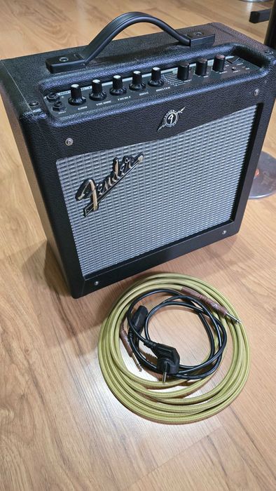 Wzmacniacz gitarowy Fender MustangI (v.2)+ GRATIS!