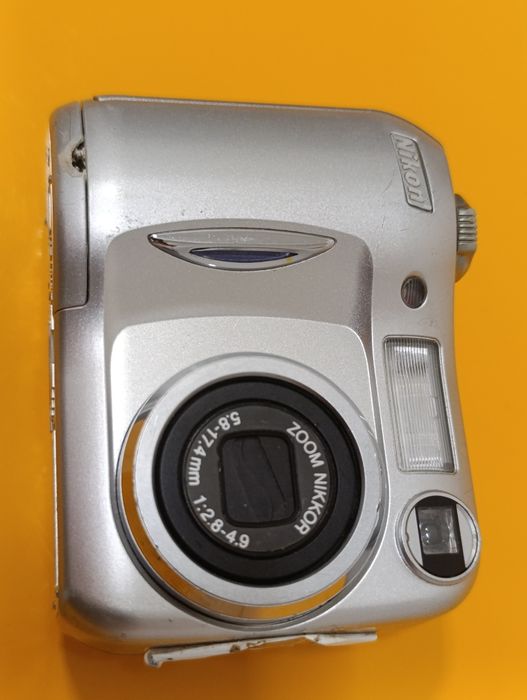 Aparat cyfrowy kompaktowy Nikon Coolpix 3100, na baterie AA, 99% OK