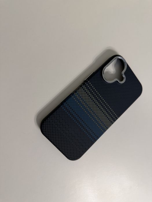 Чохол iPhone 17 MagSafe чорний карбоновий принт