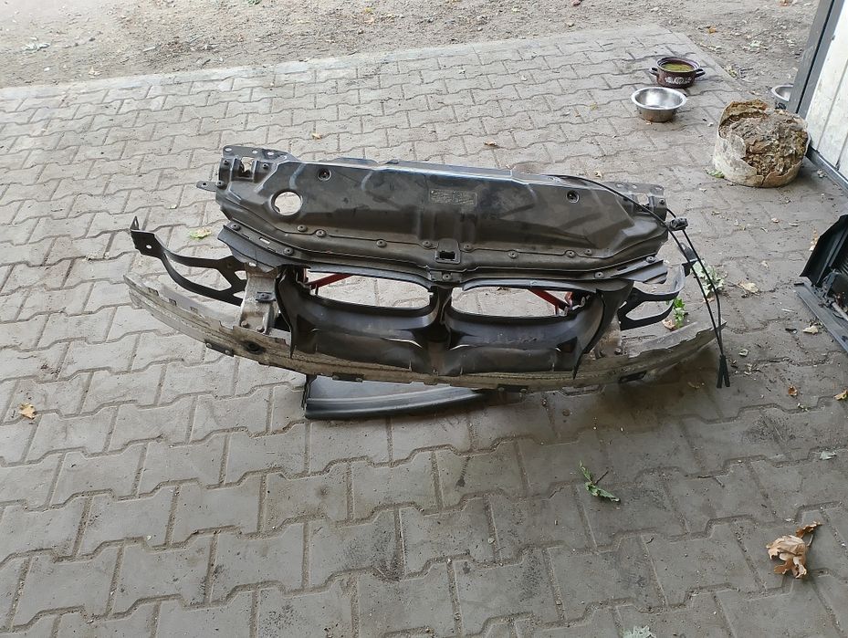 Pas przedni BMW E60 E61