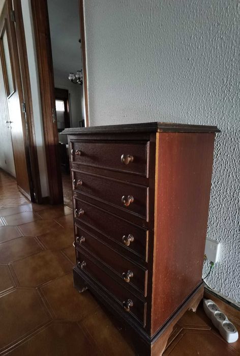 Móvel entrada, aparador, muito bonito e em bom estado