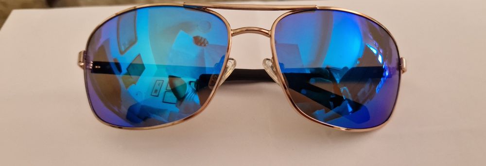Vendo óculos de Sol Guess.