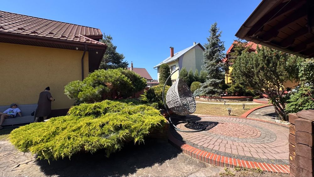 Продаж будинок в Жовкві 200м.кв  на земельній ділянці 10соток