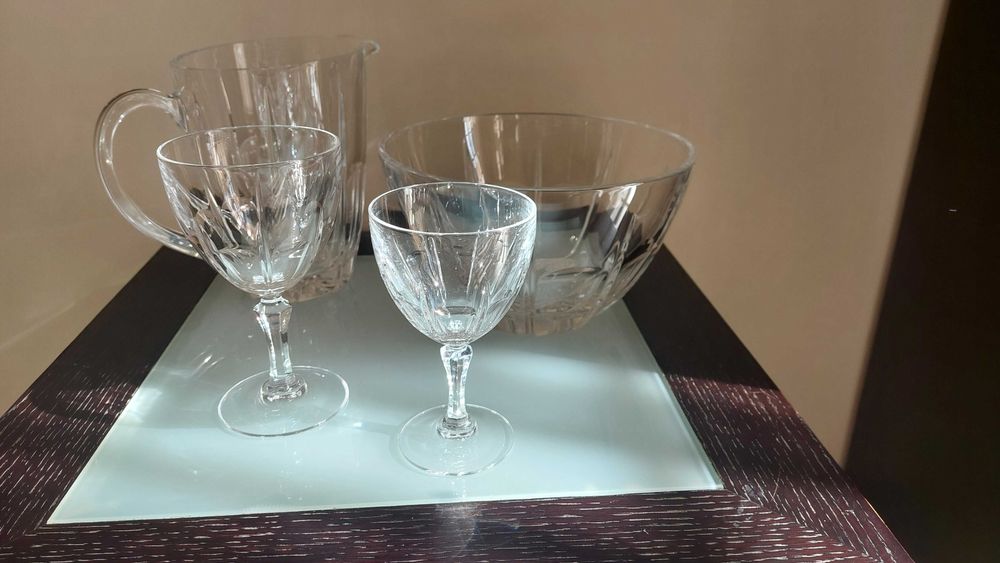 Serviço de copos, jarro e taça de cristal, novo