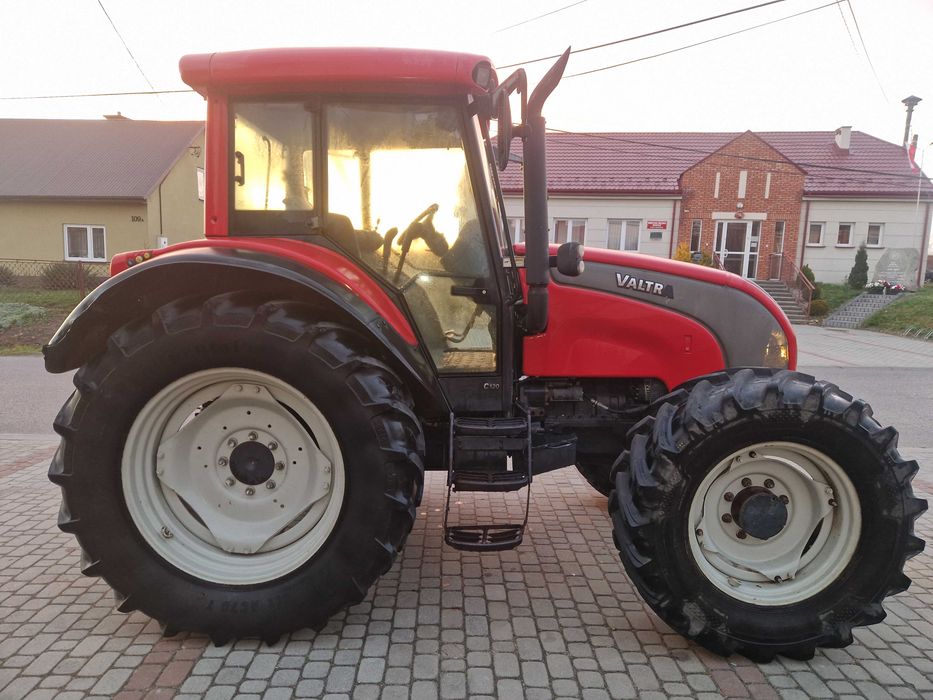 Ciągnik Valtra C120