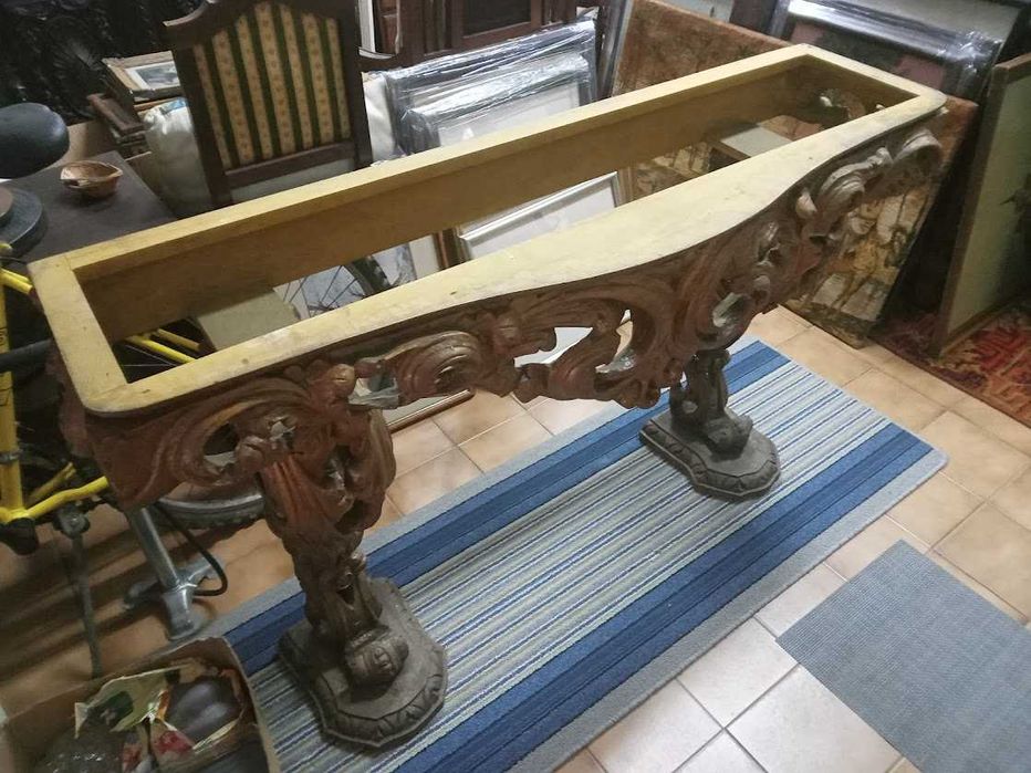 Consola em talha Dourada