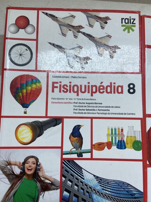 Livro e caderno de atividades de Fusico-quimica de 8 ano