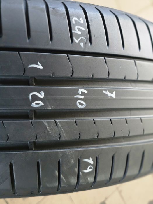 Pneus 245/40 R19