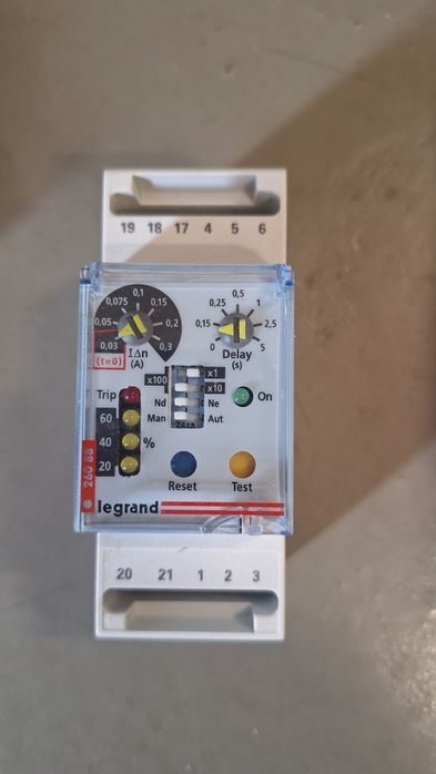 Relé diferencial Legrand 260 88 novo