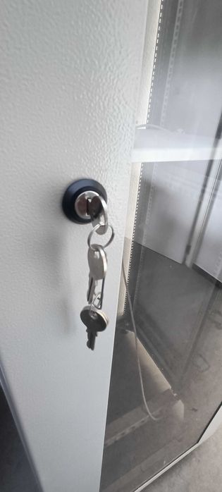 Metal IT Rack with Removable Doors – Negotiable64284328615683124