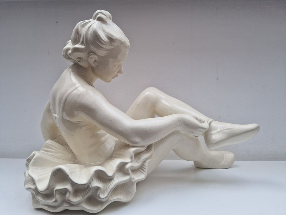 Figurka ceramiczna baletnicy wytwórnia Jihokera Bechyne