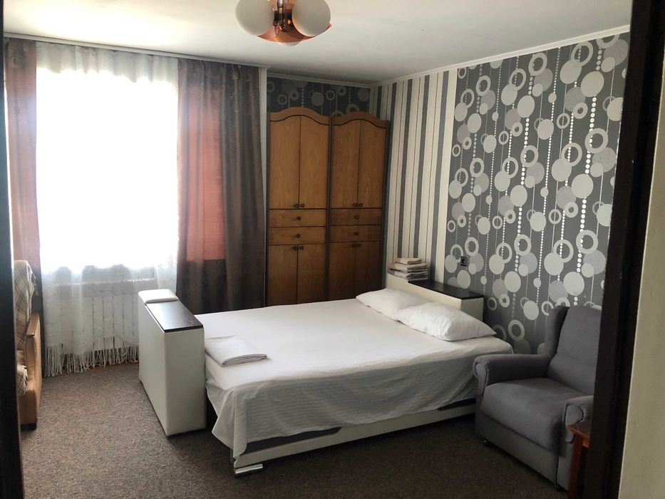 1-к метро Лыбедская Дворец Украина/Либідська Палац Україна подобово