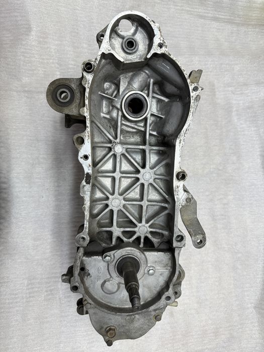 Картера Honda Dio AF 18,24,25,27,28,30,31 AF18E, з редуктором, двигатель, блок