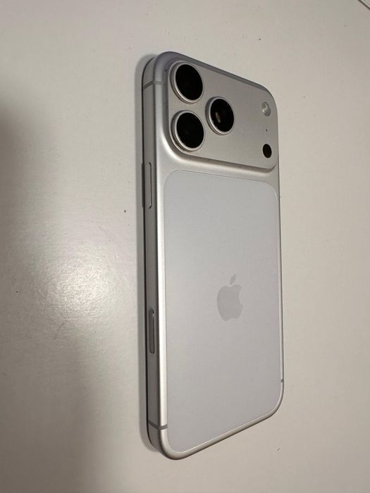 Iphone 17 Pro Max 256Gb Silver 100% bateria