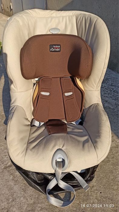Дитяче автокрісло Britax römer