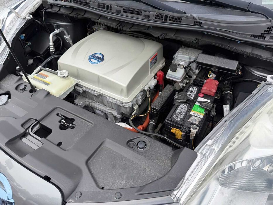 Nissan LEAF S      2015