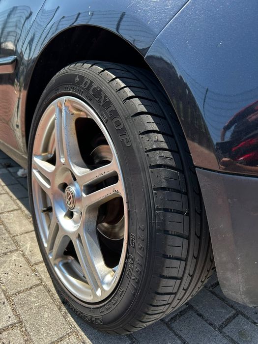 Volkswagen Golf V  2.0 TDI 140 cv – 2005 – 3 portas – Preto foto 4