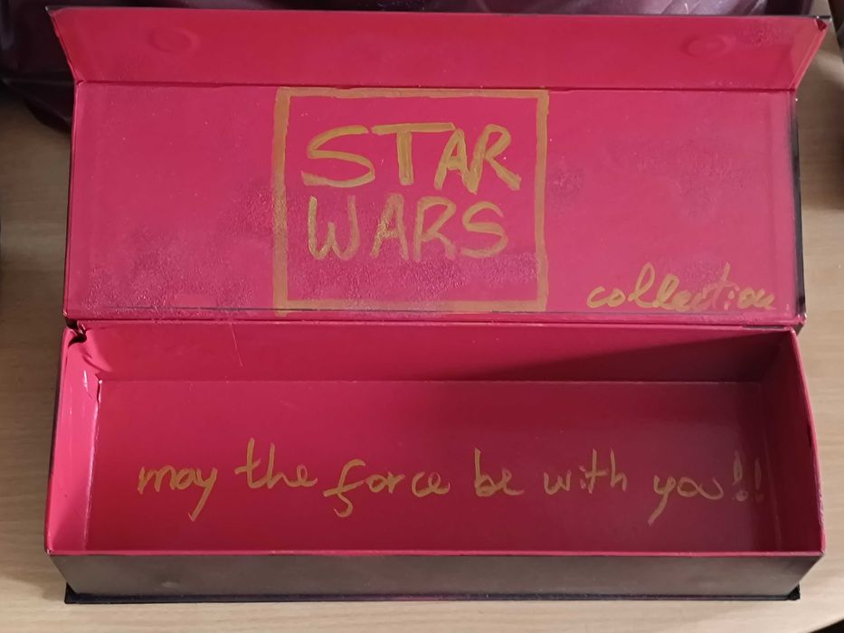 Conjunto de Bonecos e cartas Star Wars