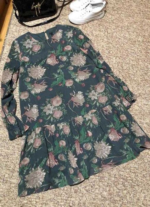 Красива, невагома, шифонова сукня