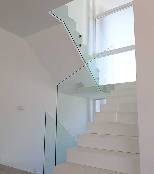 Varanda em vidro guarda corpos e vedações ( todo País )