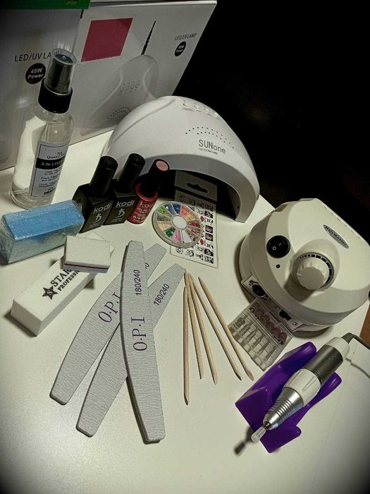 Стартовий набор для манікюру. Фрезер, лампа, база, топ, лак, матеріали