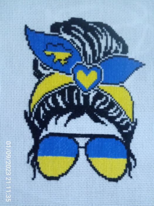 Картина вишита хрестиком .