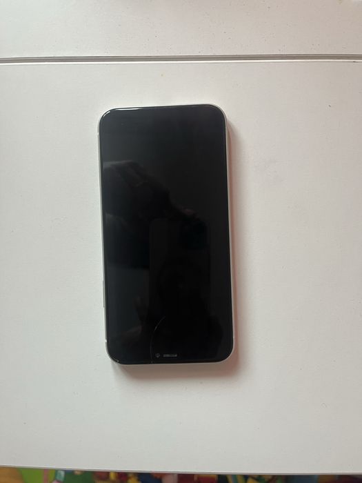 iPhone 11, б/у, з пошкодженням дисплея та задньої кришки