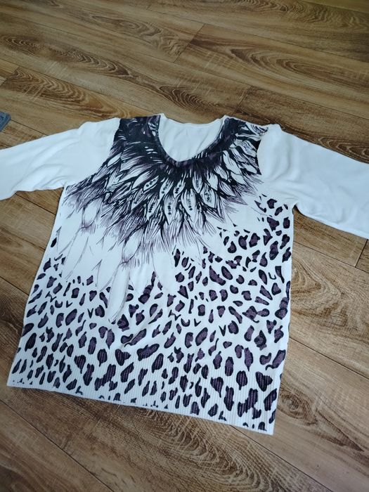 Sweterek damski ze wzorem