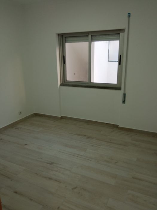 Alugo apartamento T2