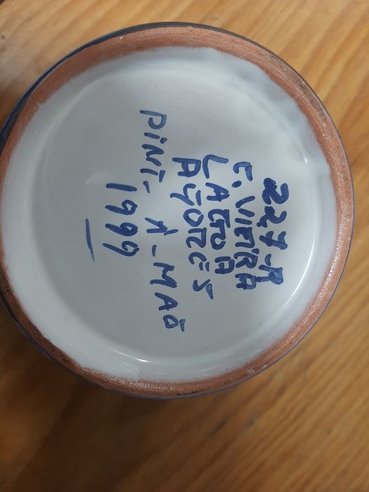 Cerâmica Vieira, Lagoa, Açores, pintada à mão