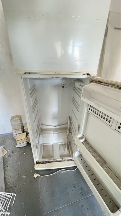 Холодильник  продам