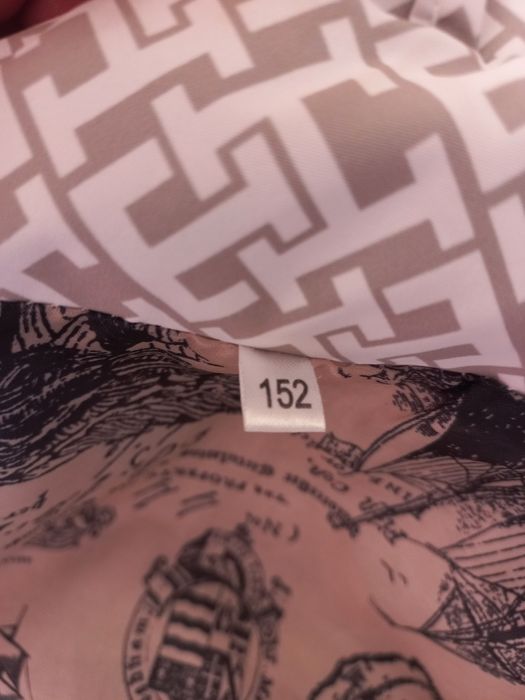 Куртка для дівчинки.