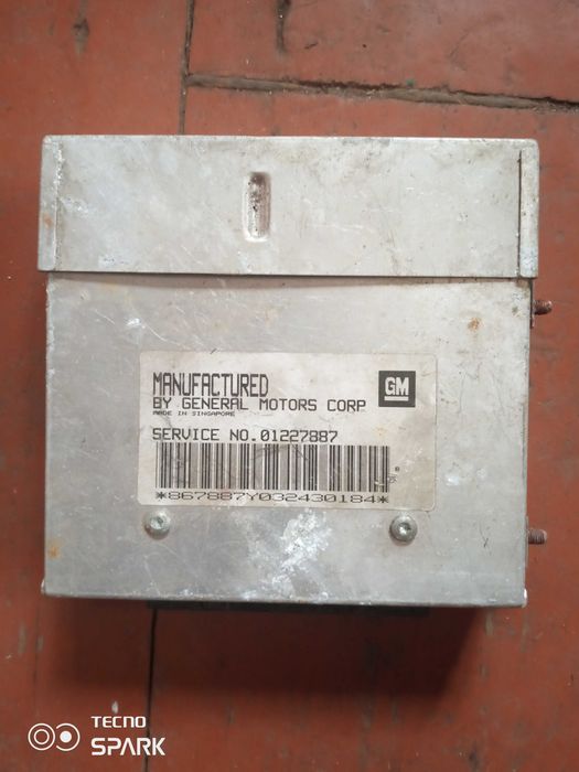 Опель Аскона блок управления двигателем.