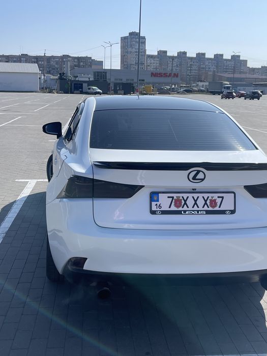 Продам свій Lexus IS