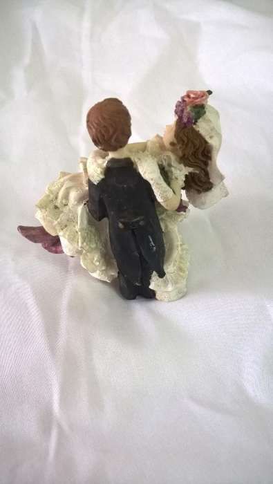 Noivos em louça (portes incluídos em correio verde)