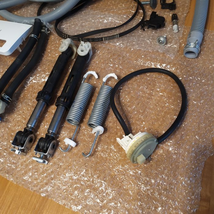 Części różne do pralki Whirlpool typu AWO/C , AWO/D.