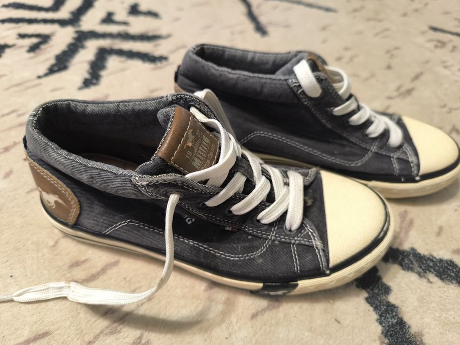 Дуже класні кеди