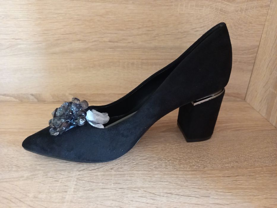 Czółenka damskie czarne 40