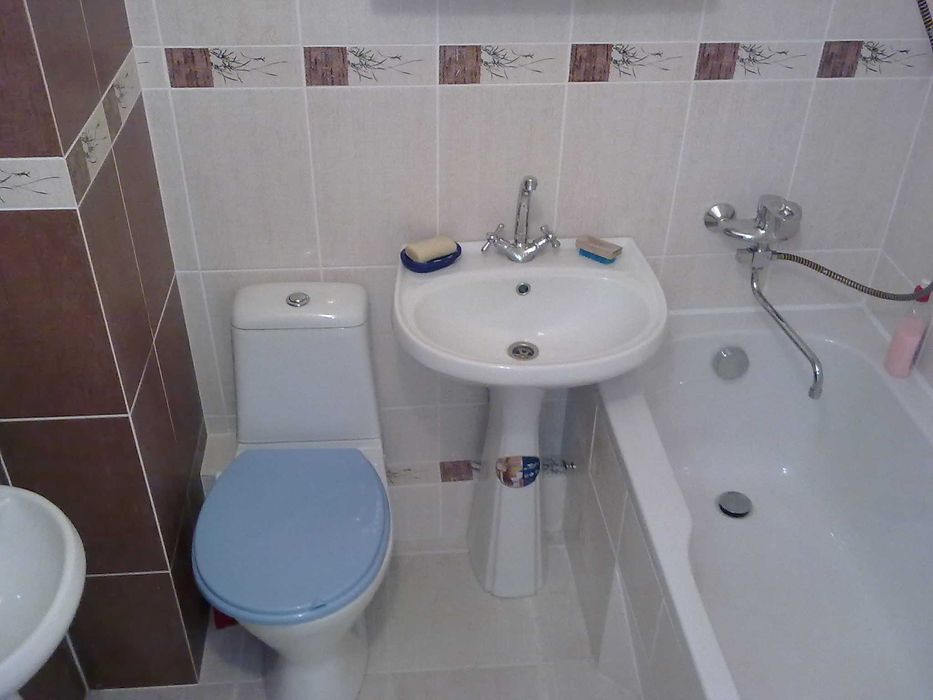 Просторна однокімнатна студія, (40м²), біля метро Святошин, подобово