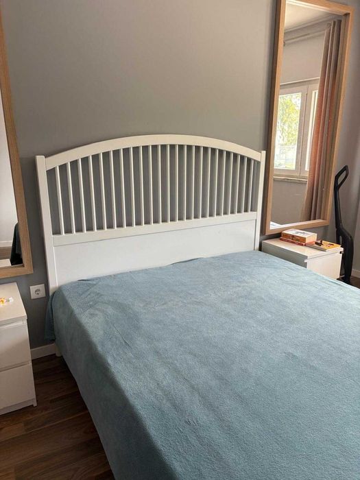 cama IKEA Tyssedal 160cm X 200 cm e estrado Luroy